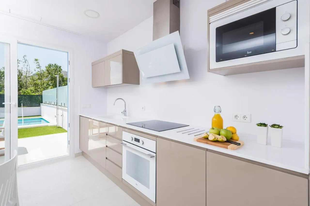 New! Villa Lago B, Alcudia Beach, Mallorca Порто де Алькудиа